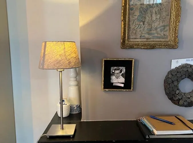 De Hiernaast Bed & Breakfast 3*