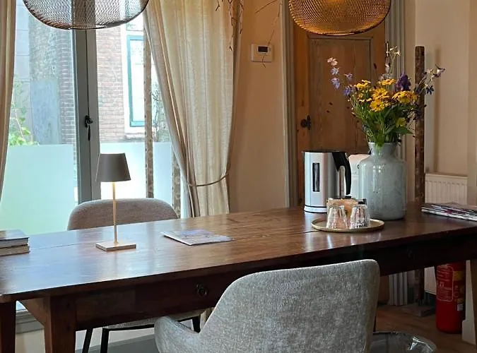 Bed & Breakfast De Hiernaast