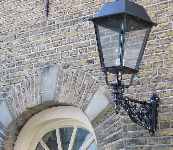 Bed & Breakfast De Hiernaast